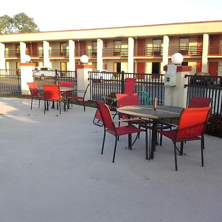 New Valdosta Inn And Suites Buitenkant foto