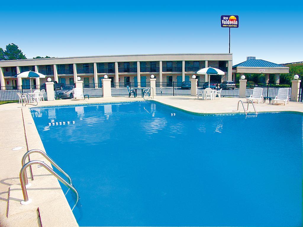 New Valdosta Inn And Suites Buitenkant foto
